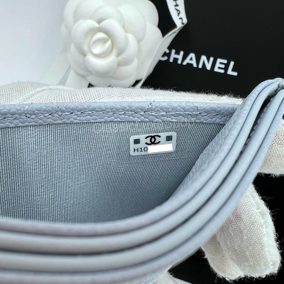 BRAND NEW! Chanel Caviar Quilted Classic Card Holder in Pale Blue - Picture 12 of 12